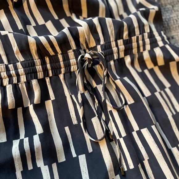 Vince silk drawstring waist dress - Picture 6 of 8